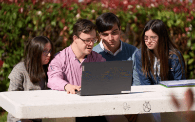 ¡Ayúdanos a conseguir 30.000 € para impulsar la educación digital inclusiva!